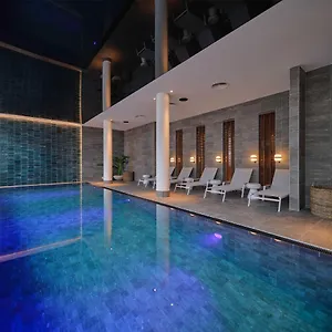 4* Ξενοδοχείο Adina Belvedere